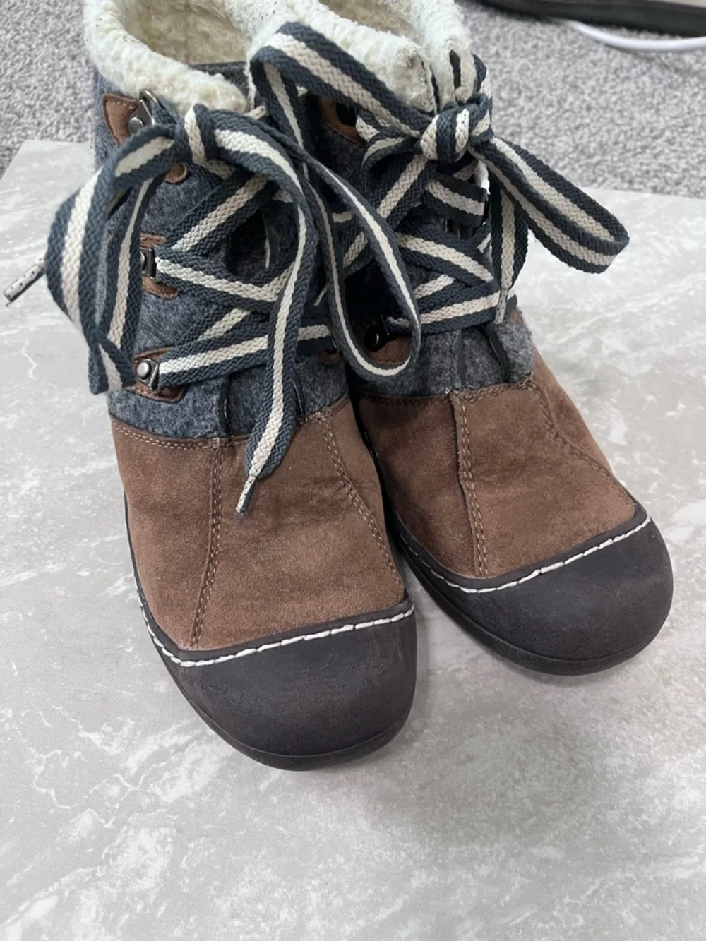 MukLuks Melissa Snow Boots- Size 8